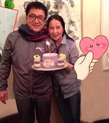 林凤娇66岁生日房祖名发文,大赞妈妈是"睡美人"