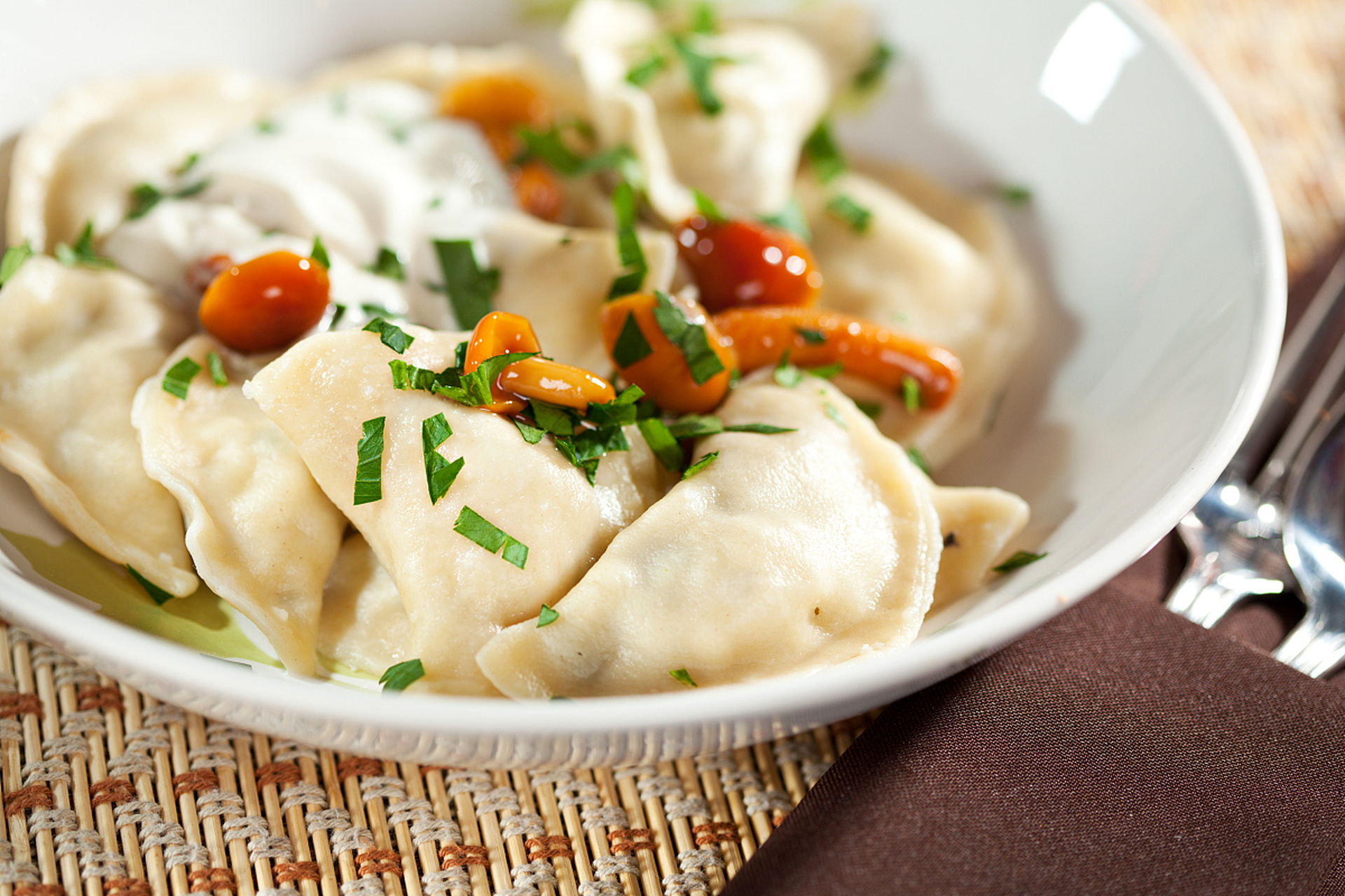 钟水饺是四川成都的传统小吃,最早创始于光绪十九年.