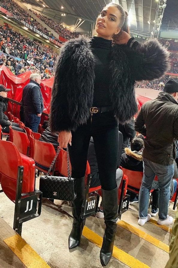 博尔特前女友成第三者,插足英超名将婚姻,糟糠之妻身材傲人!