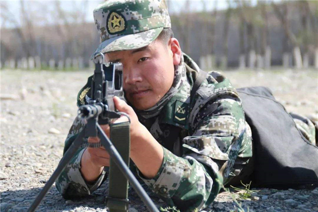 为什么解放军被称为"战神"?少将6字做出回答,中国军人了不起