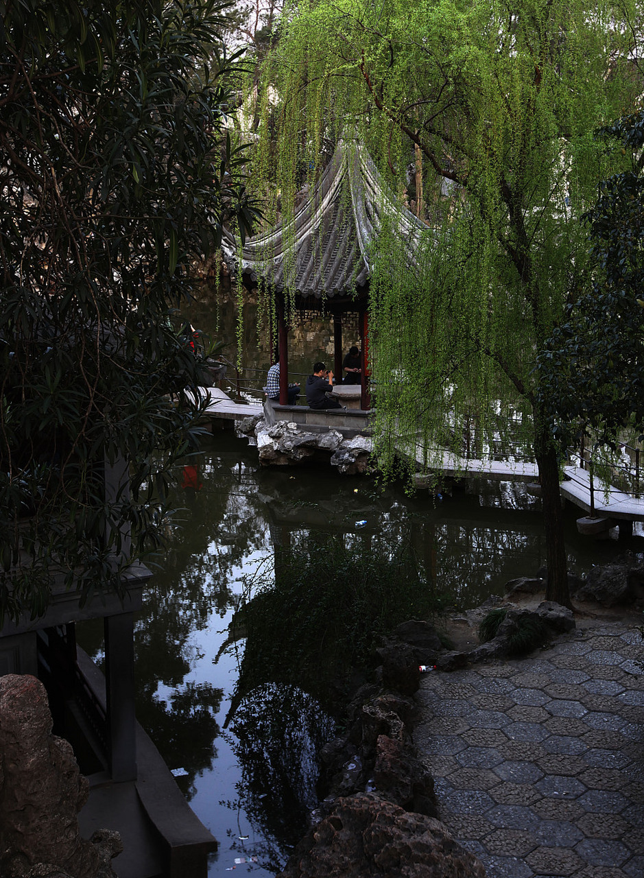 绮园景区旅游攻略  绮园景区,坐落于浙江省嘉兴市海盐县,是一座集古典