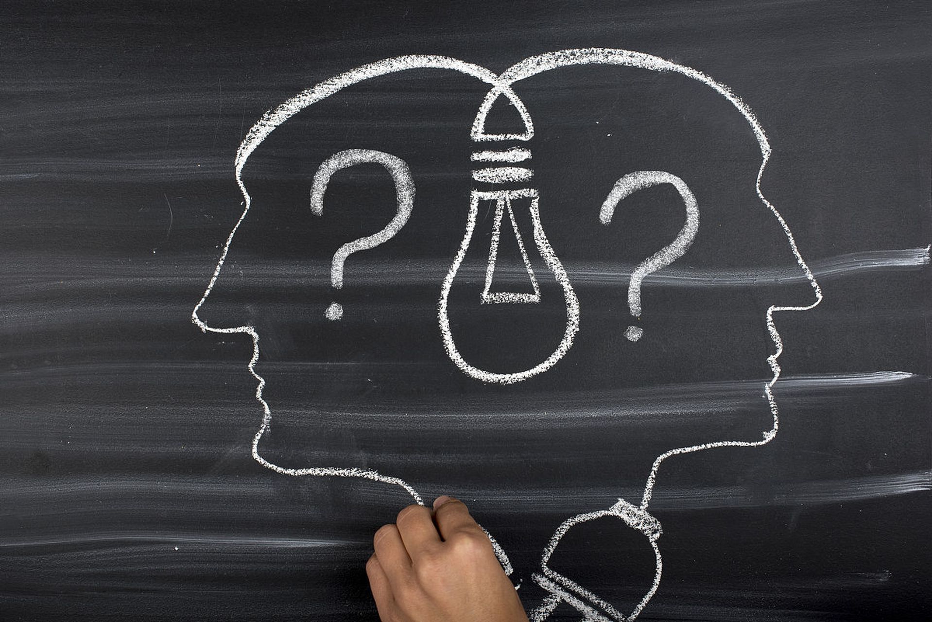 有头脑的人具备深度思考,判断力,创造力,学习能力和领导力等多方面的