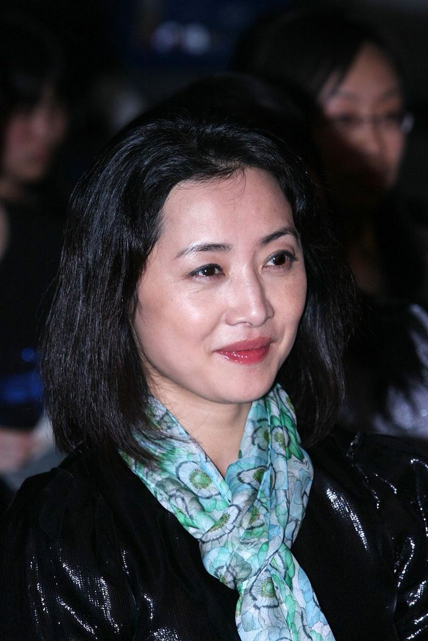 刘蓓出演一部戏,受伤了,眼角出血.