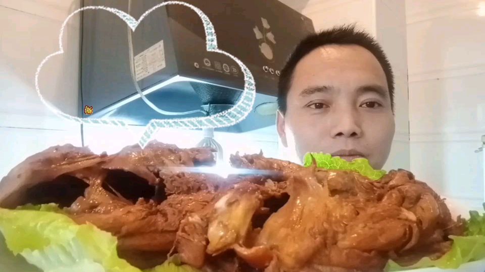 分享一道家常版五香熏鸡架