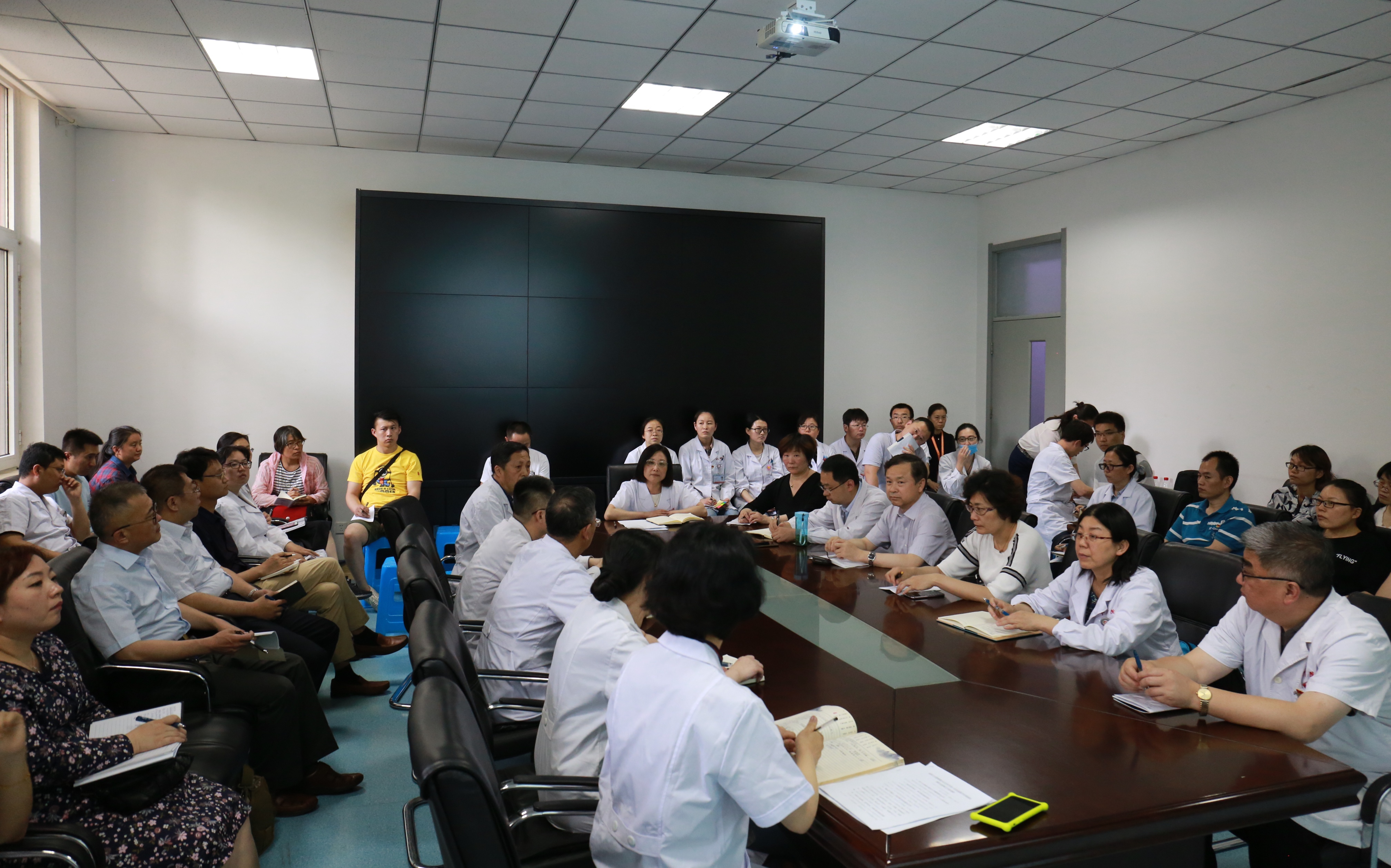 山东省中医院组织2019年感染管理委员会第一次会议