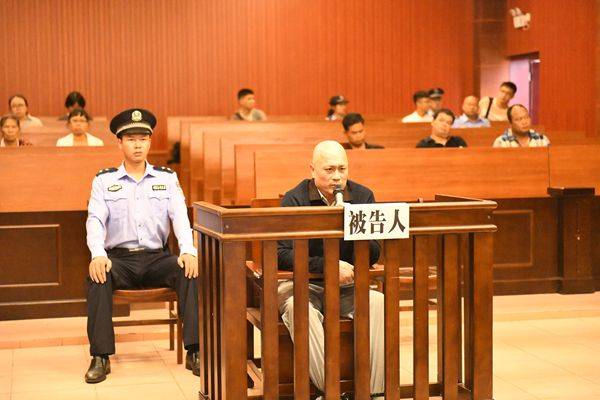 玉林吴惠忠涉嫌故意杀人罪一案在玉林市中院一审公开审理