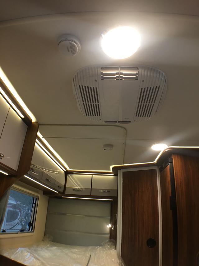 2019款凯伦宾威国产自动挡依维柯单拓展c型