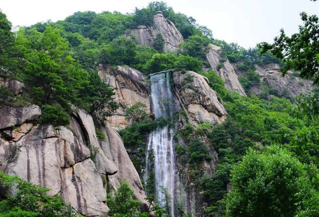 避暑观光的绝佳之地,但知道的人却很少,其原因就在于该景区的名字