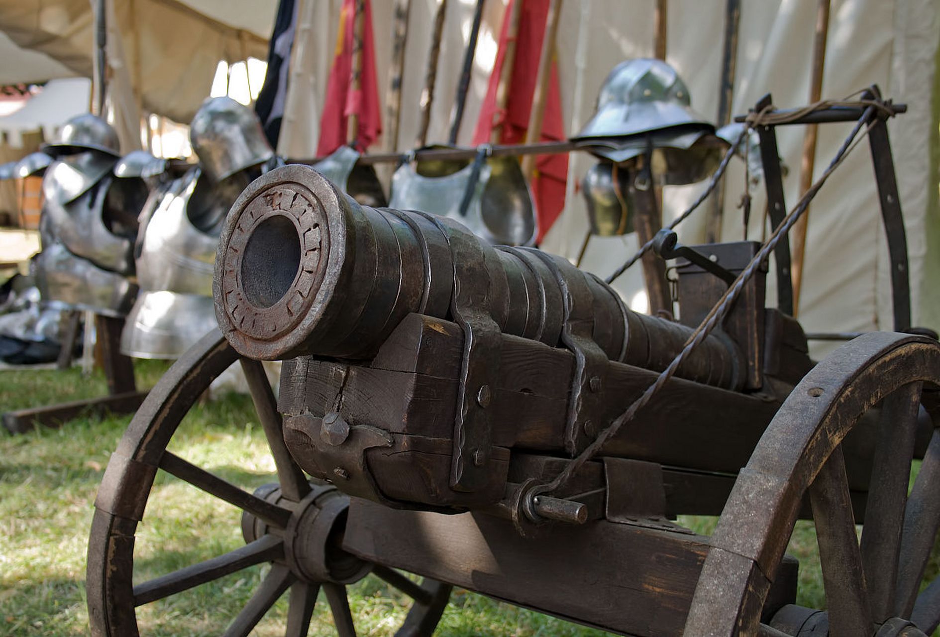 一战早期优秀的大口径火炮,开创了实战用巨炮的开端