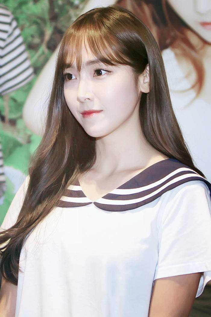 以少女时代正式出道的郑秀妍