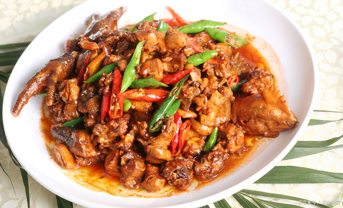 青椒炒鸡块的家常做法,味道鲜美,营养丰富,做法简单易学