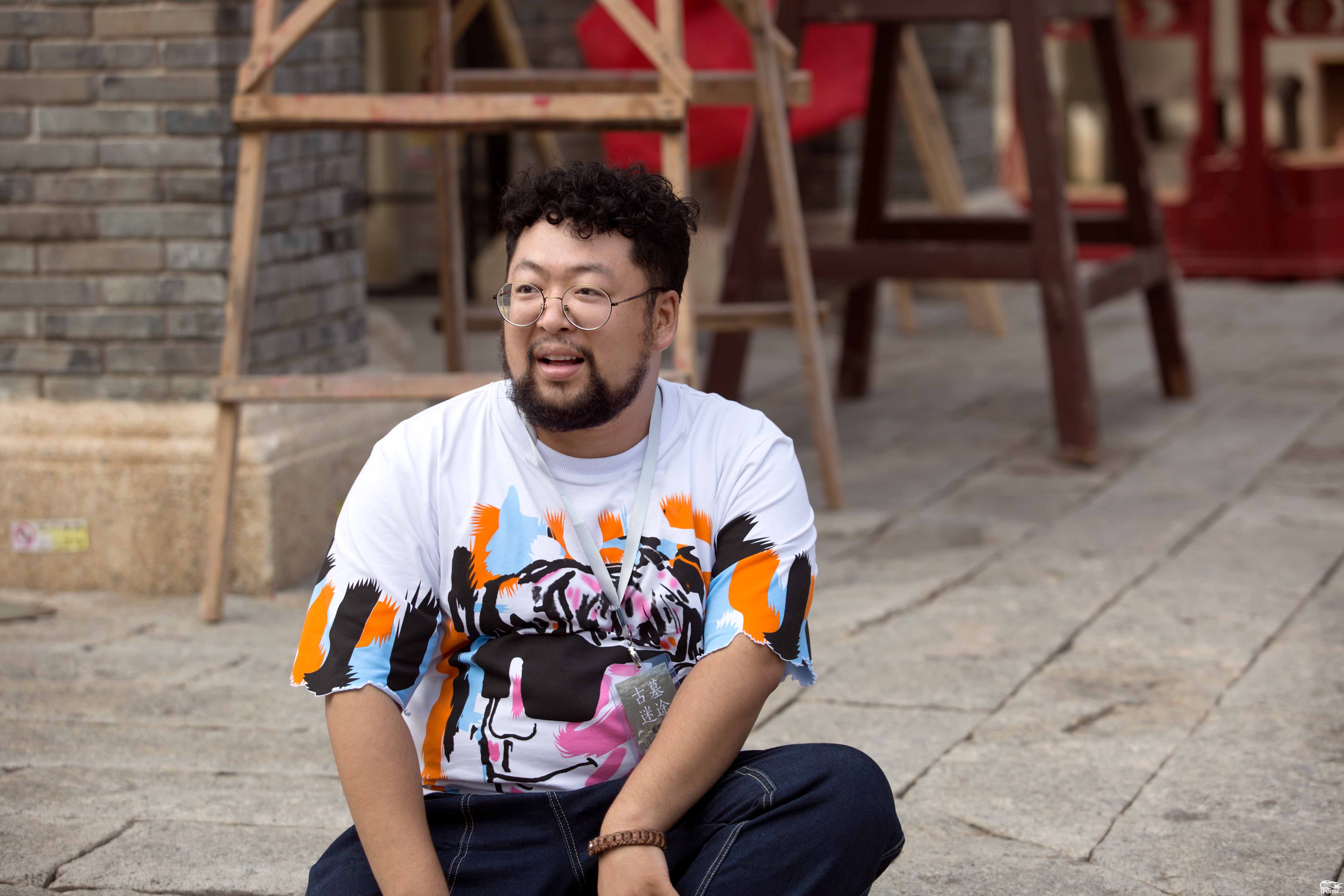 "胡子一刮,人设崩塌",29岁修睿瞬间成路人,"隐身"神技亮相