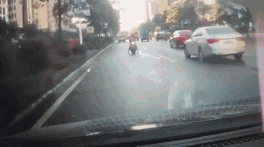 搞笑gif图笑话由漫画八妹编辑5:大姐,你还好吗?咋找不到你了.