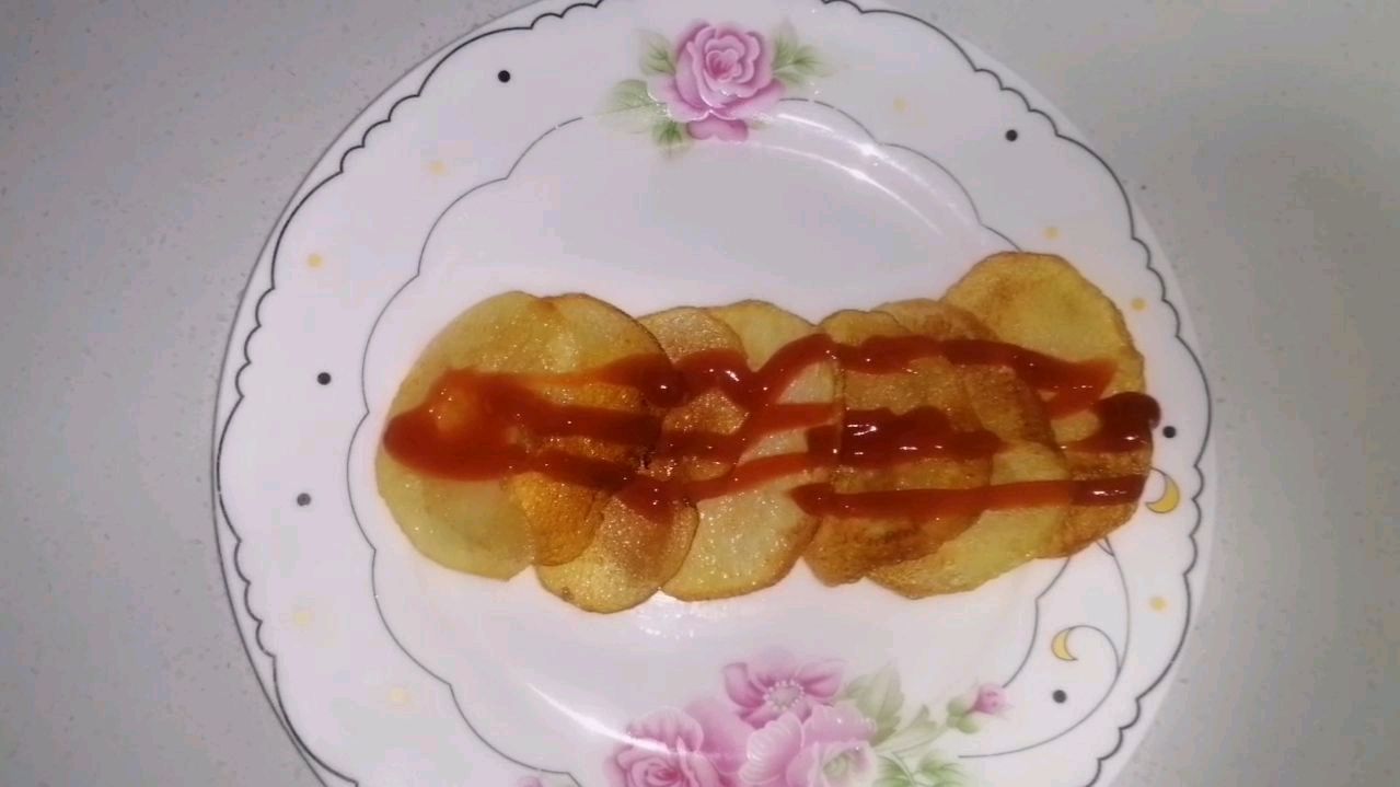 两块钱的土豆这样炸,炸出了可比克薯片的味道,小朋友超爱吃