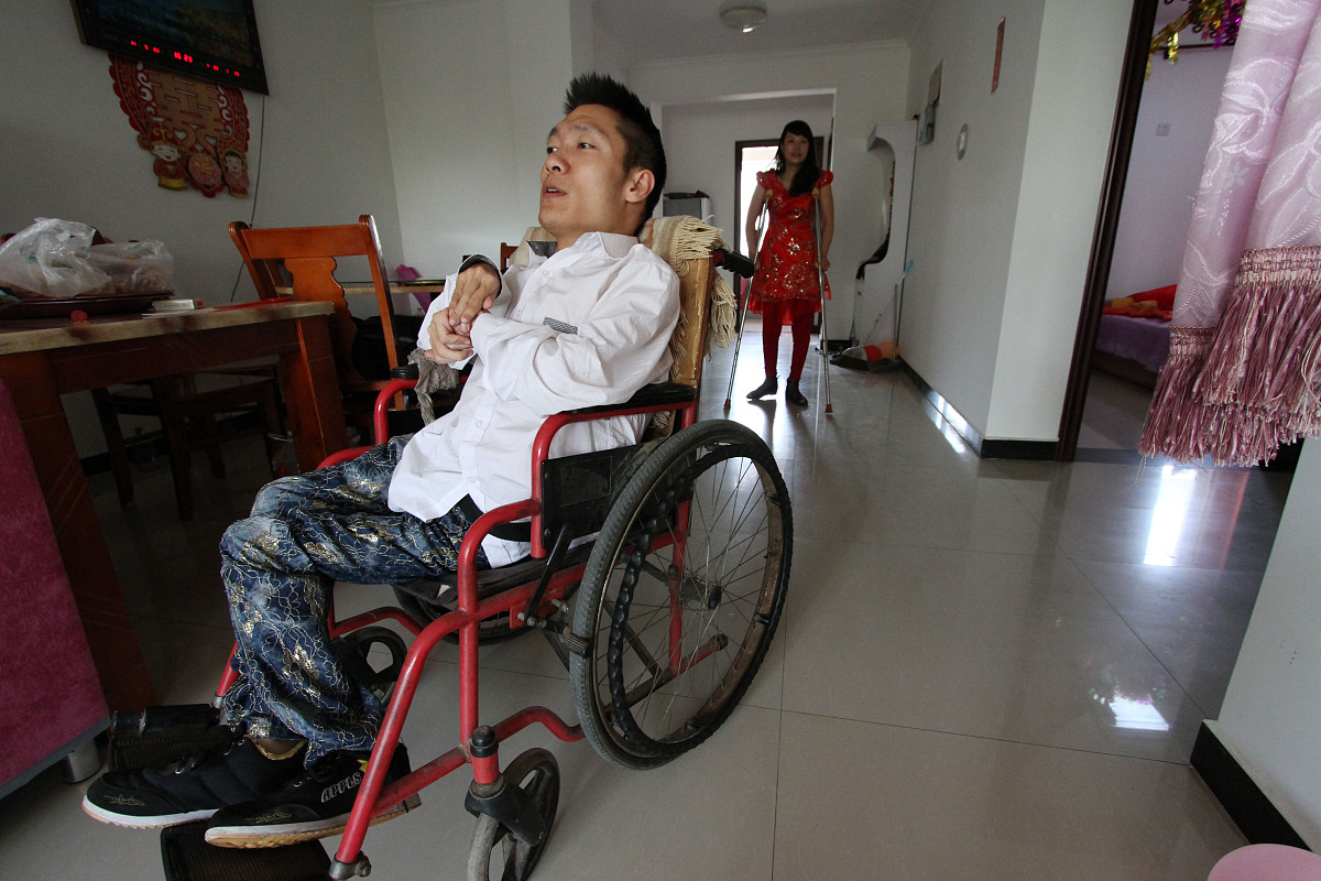 我们村的一个女人,因为懒,就常年都躺着,后来,等她不想躺了,她发现