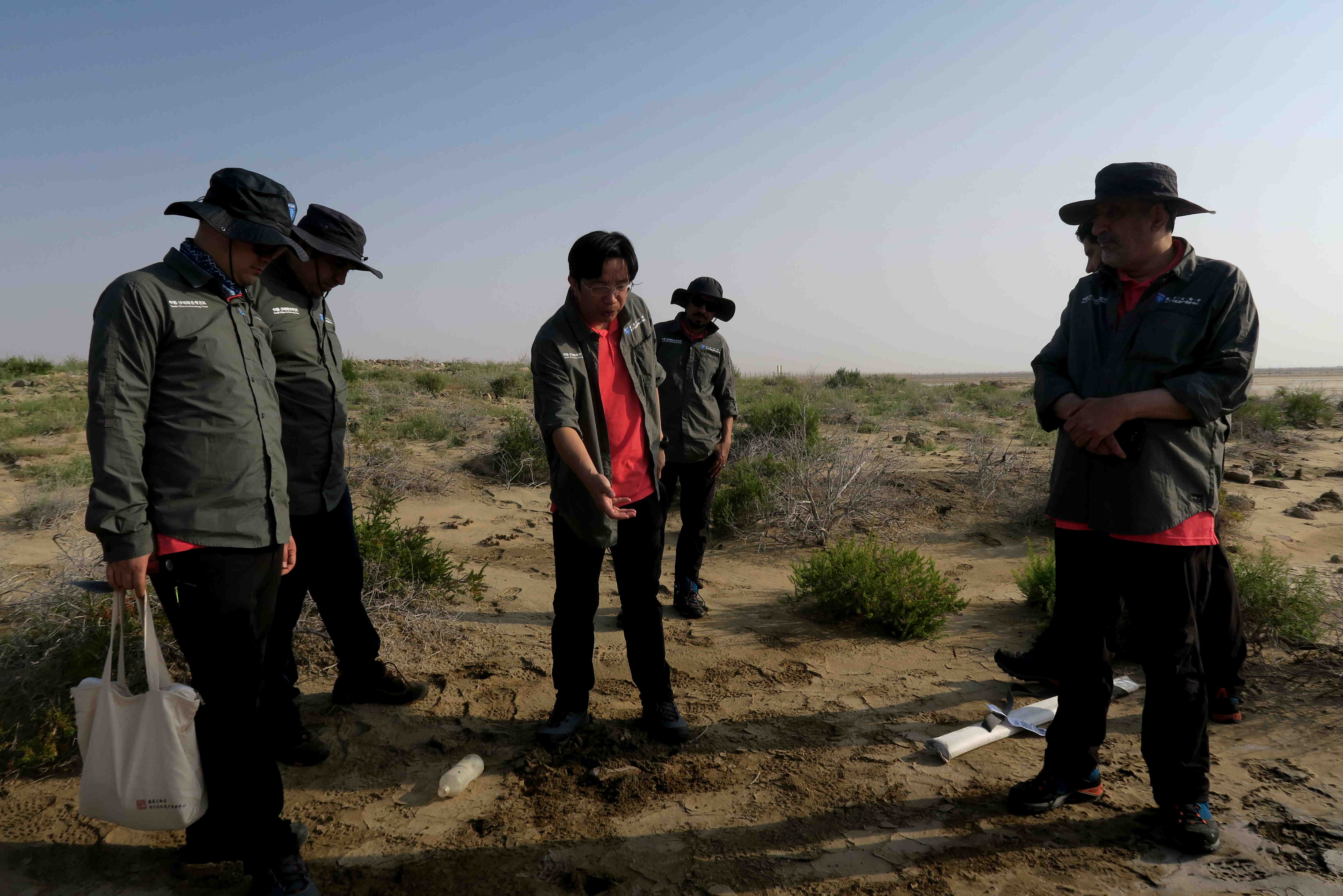 中沙联合考古队开展对沙特塞林港第二次考古发掘(2)