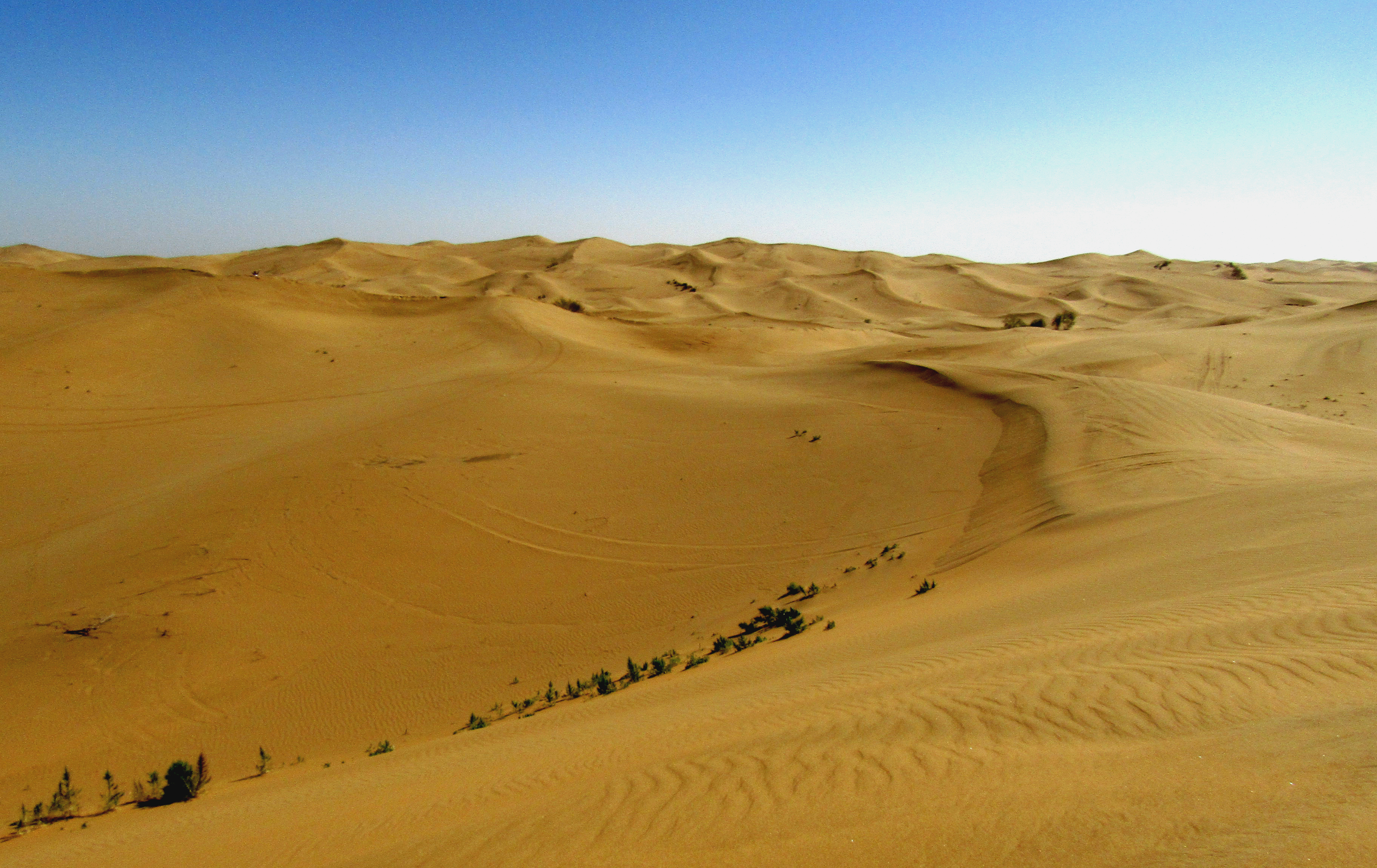 天津自驾旅行额济纳(二)s215穿沙公路 沙漠旅游好去处