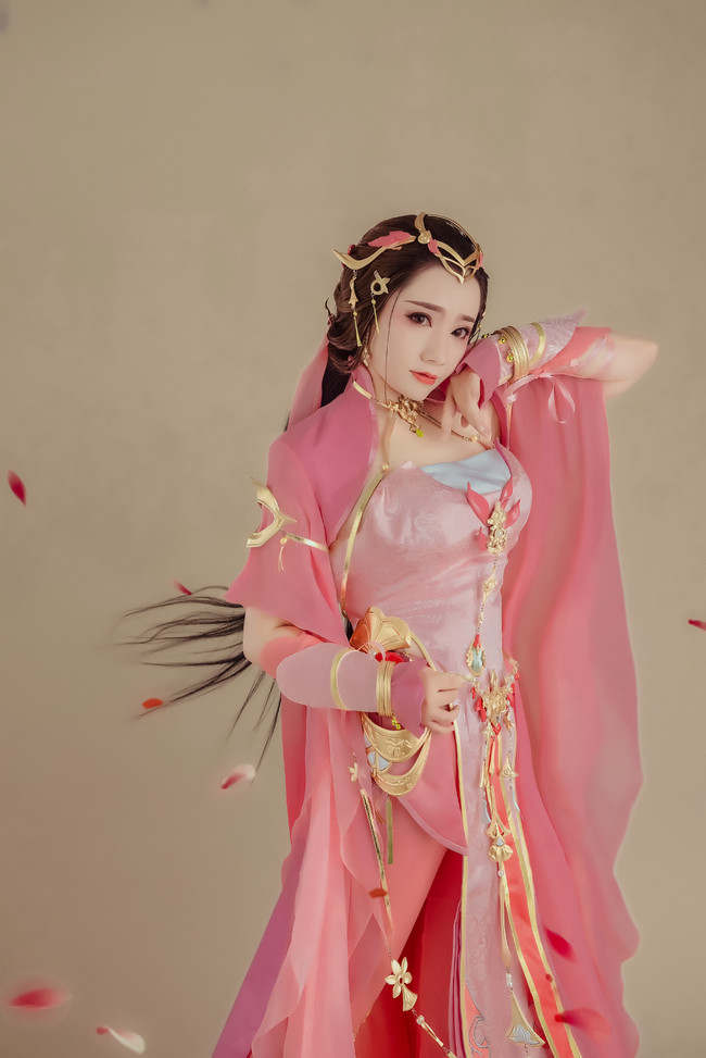 气质coser扮演的《剑侠情缘》七秀派角色!古典风格的高颜值作品