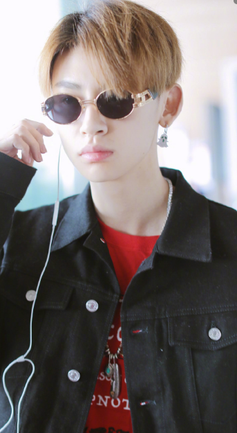 小鬼新发型,小鬼王琳凯北京机场出发银川~今天是金色短发顺毛,清爽