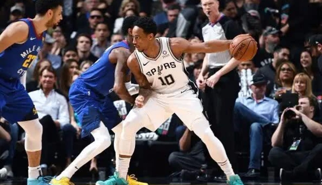 波波维奇再出狠招,领先1分祭出砍鲨战术,2细节展现顶级教练水准