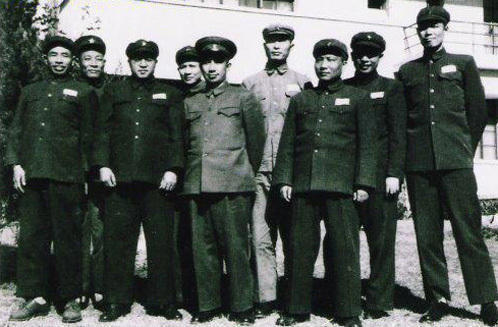 他原定中将军衔,但领导说了四个字,他带头降为少将