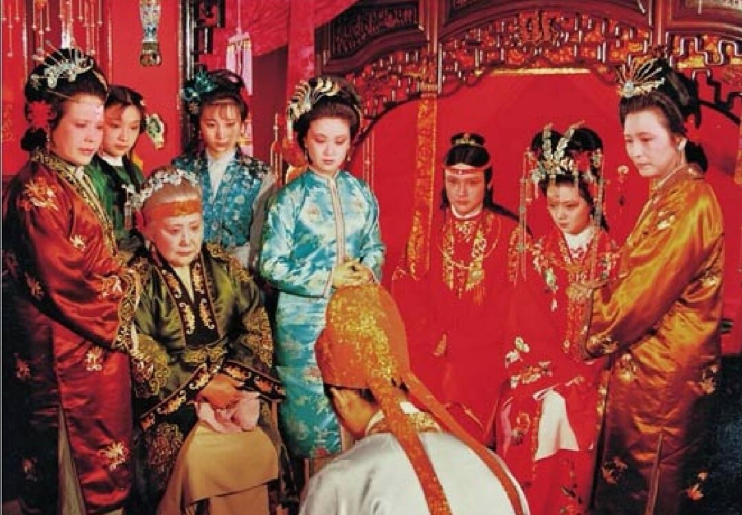 贾宝玉,薛宝钗成亲后,是否有过夫妻之实,曹公将答案写在第28回