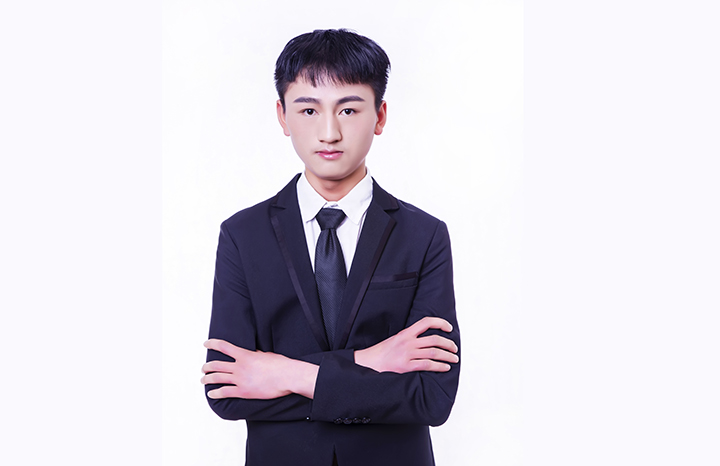 鲜兴波自曝演员生涯 很辛苦但依旧要坚持