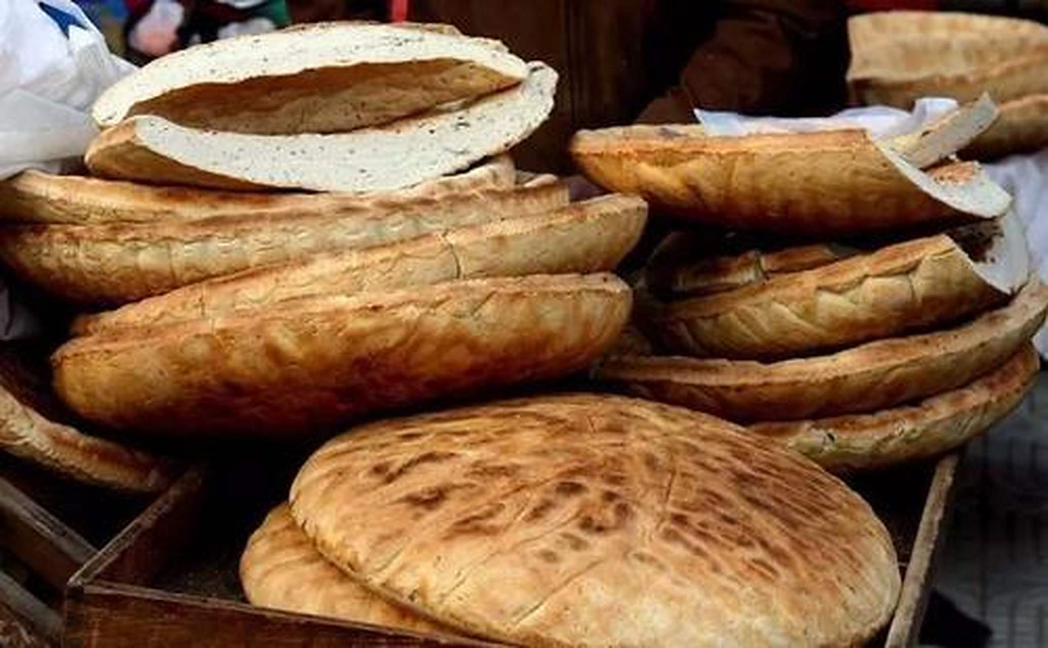 百城百味#博望锅盔,系用白面烤制的一种特色食品