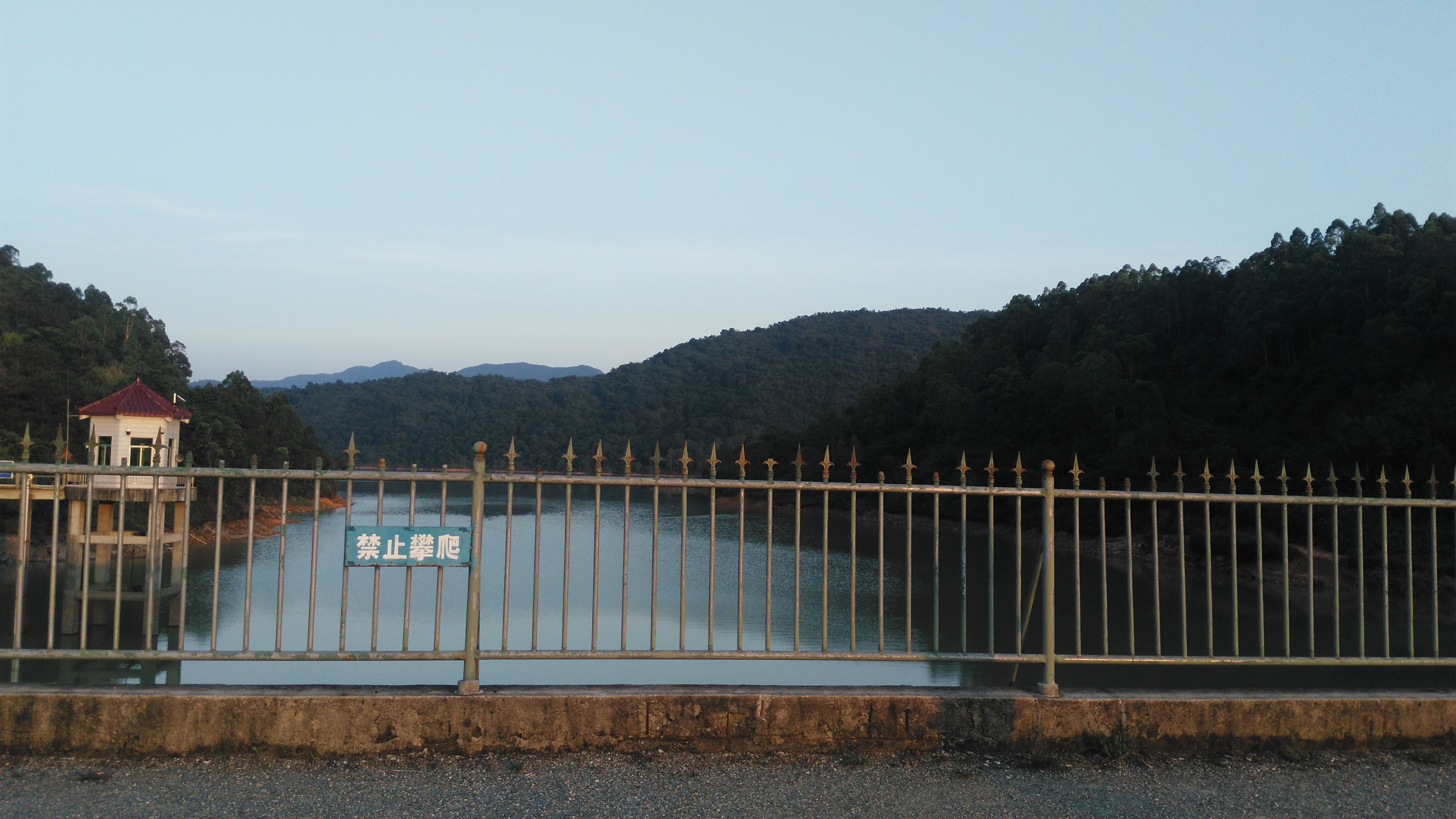 在夕阳西下时,带你到惠州惠阳区的沙田水库去走走