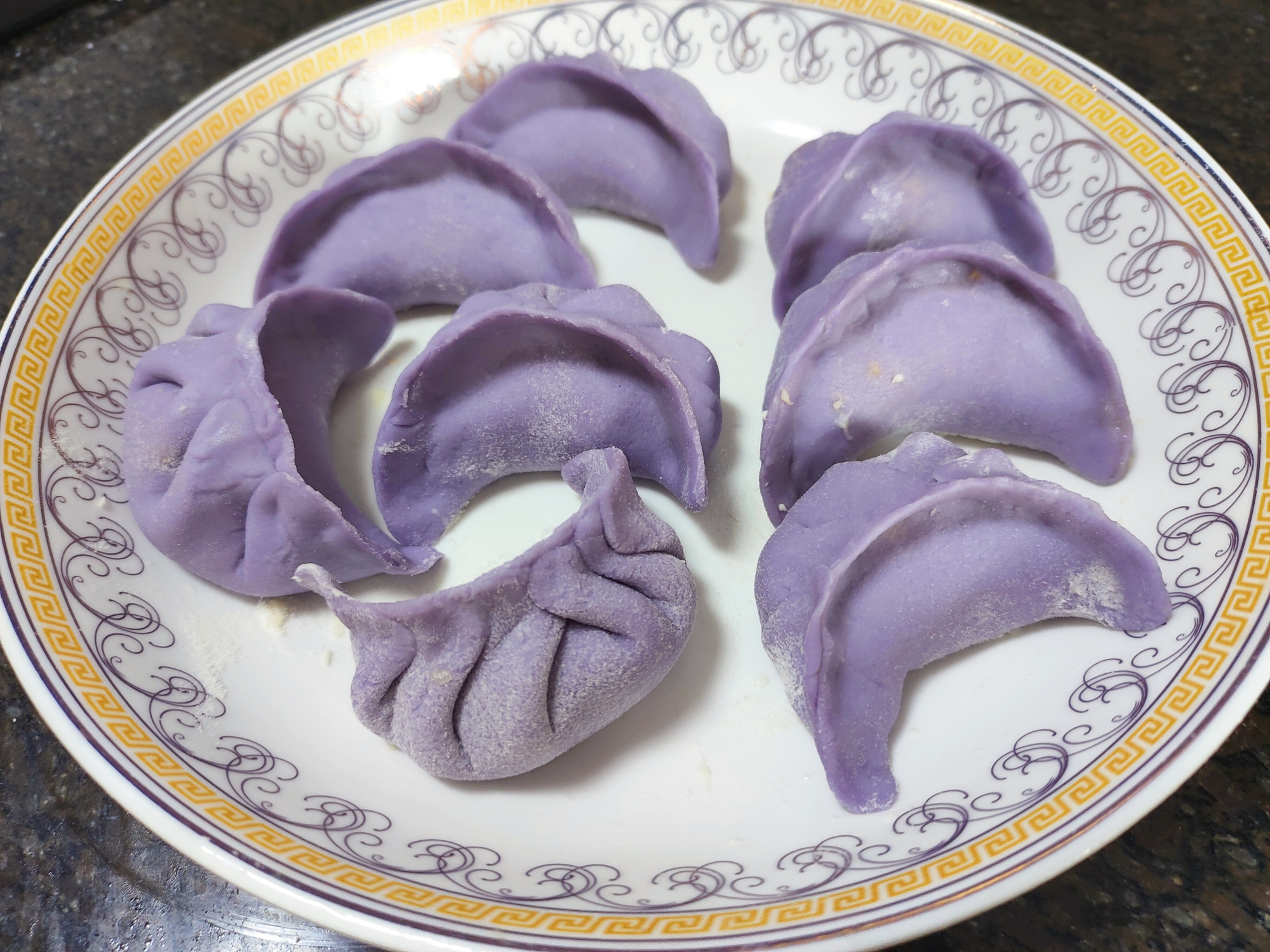 用蔬菜汁做饺子皮,颜色漂亮,特别有食欲