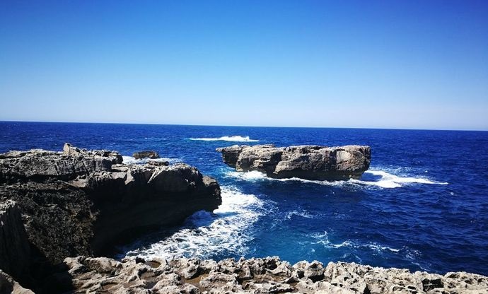 蓝窗是马耳他最著名的自然景观之一,现在已经坍塌消失不见!
