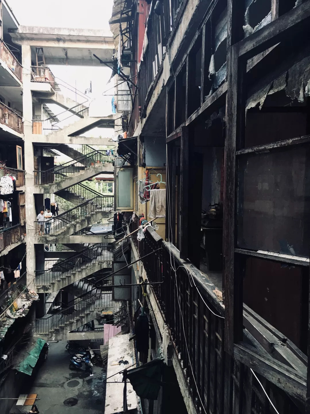 从《功夫》里的九龙城寨穿越到成都的鸳鸯楼