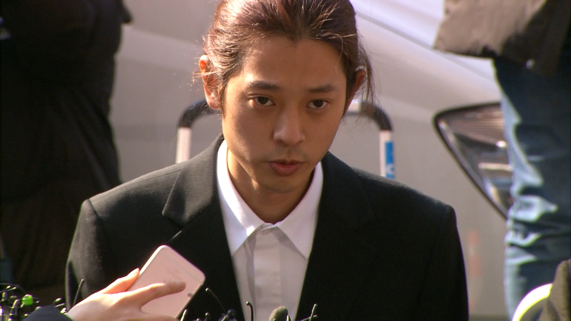 受"郑俊英事件"影响,kbs《两天一夜》节目备受谴责,宣布中断