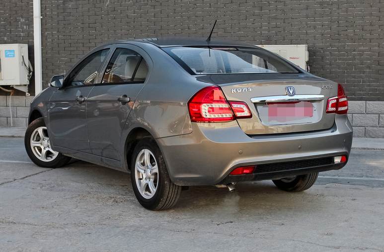 男人开这车面子十足的长安cx30,外观简约大气,性价比高!