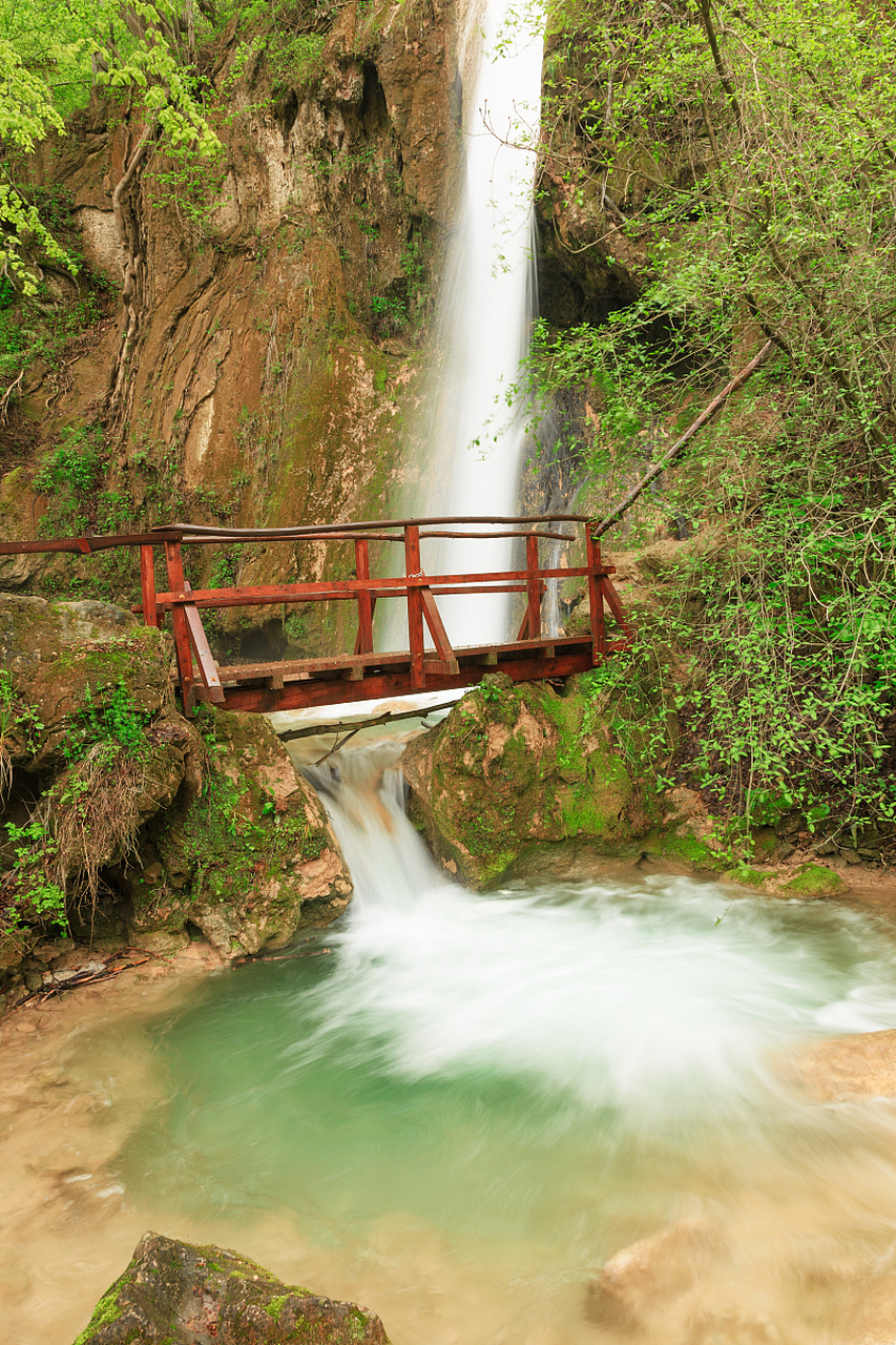 陕西旅游全攻略# 金龙峡风景区,这颗璀璨的明珠,镶嵌在秦岭北麓将军