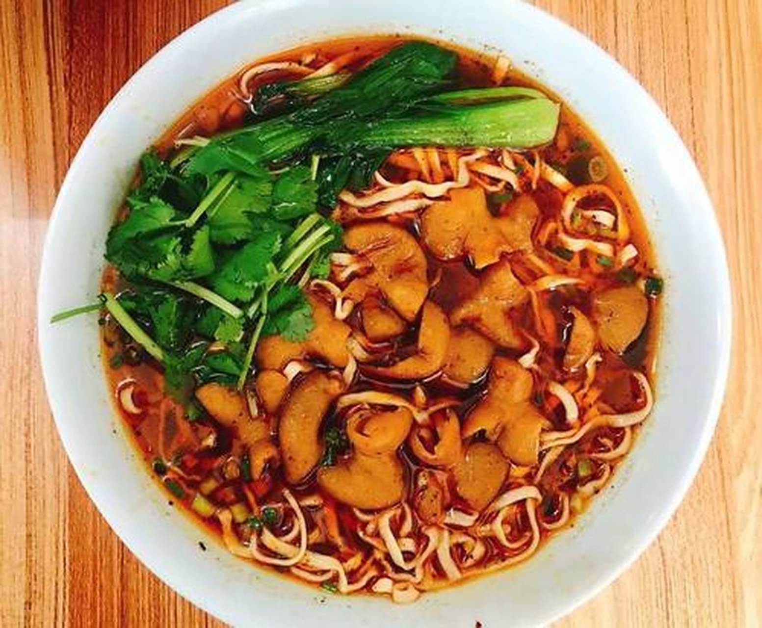 百城百味#【铜陵美食】大肠面:红面线洗净,以清水泡软;蒜头洗净切碎