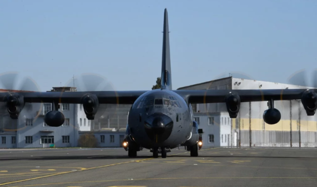 嫌弃自家a400m?法国又接收第二架kc-130j加油机!