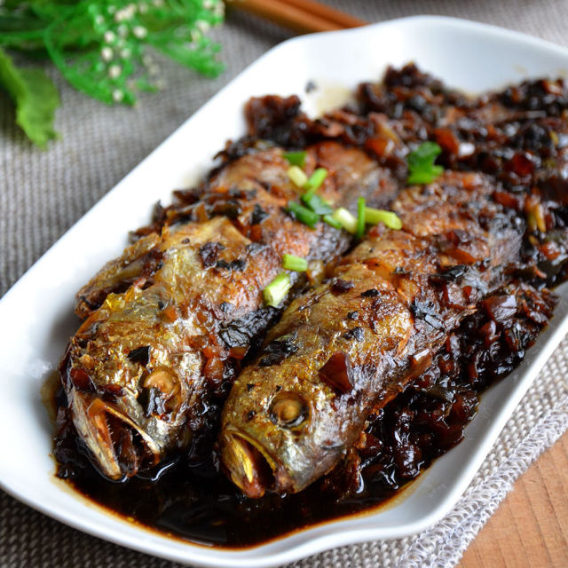 咸菜烧黄鱼,肉质细嫩味道鲜美,关键是步骤一看就会!