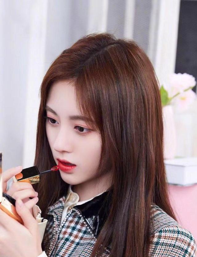 鞠婧祎晒美照,这颜值简直逆天了"四千年美女"真不是白叫的!