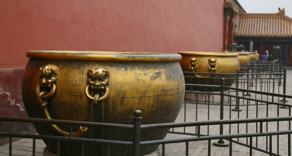 故宫里这个水缸你注意过吗?价值1080万,每个水缸都是黄金做的