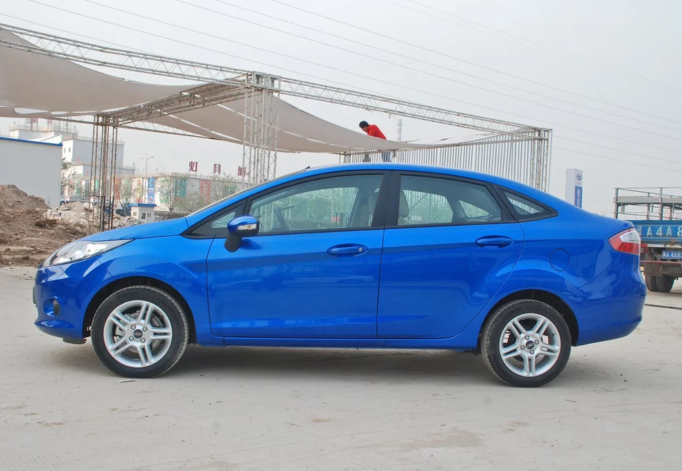 嘉年华三厢 1.3l 手动风尚版这款车的座椅颜色很耐脏