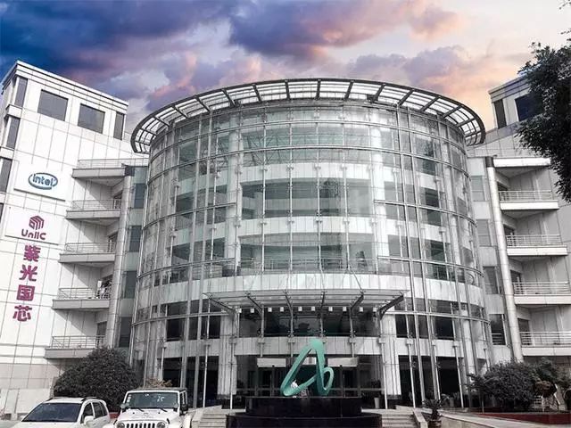 国产储存芯片时代即将到来?紫光集团成都基地开工仪式!