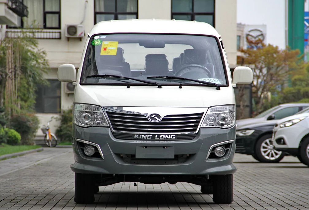 金威外形设计大方,比较潮流,适合年轻人驾驶