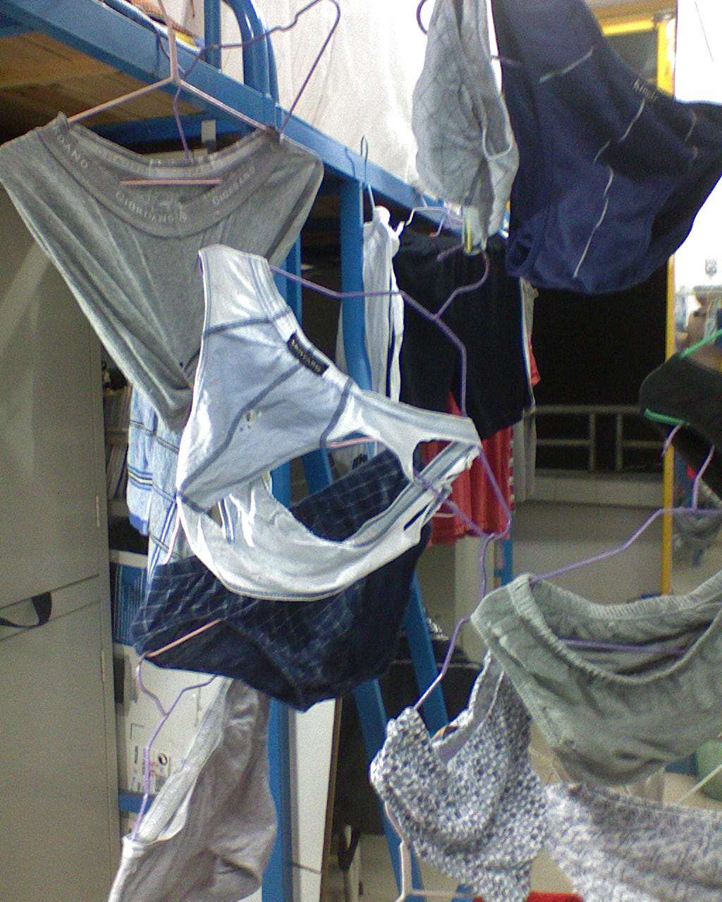 内裤不会洗,总发黄,其实全是一坏习惯,所以总是"黄"!