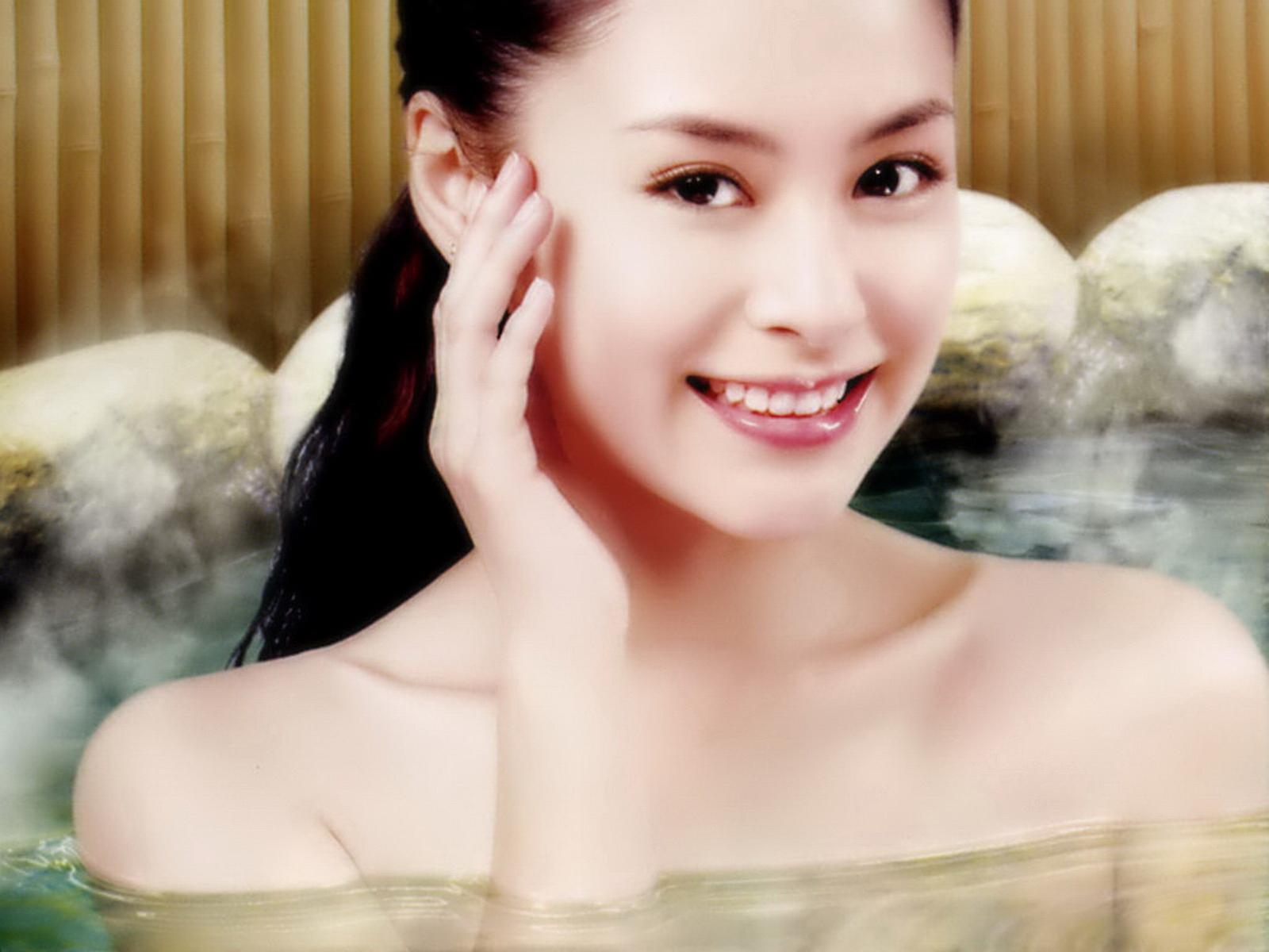 女星钟欣潼图集:请重新审视我的美!