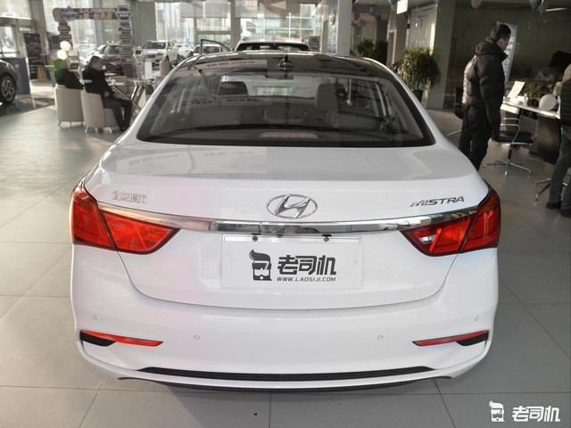 性价比超高的韩系b级车 小哥带你看现代名图