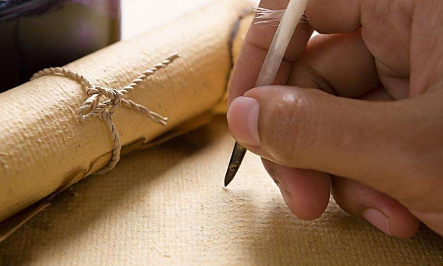 中国在竹子上写字的那个时代,外国人把字写在哪儿?可算知道了