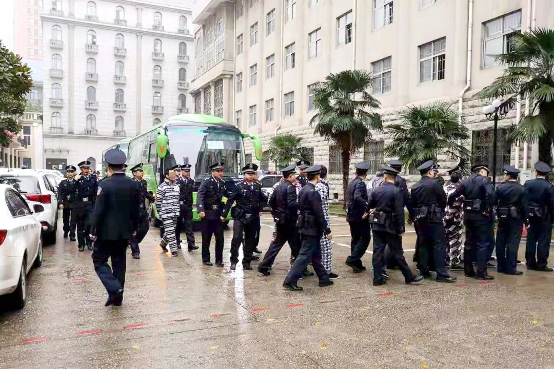 「扫黑除恶」为打掉这个团伙,武汉警方10个月跑遍全国!