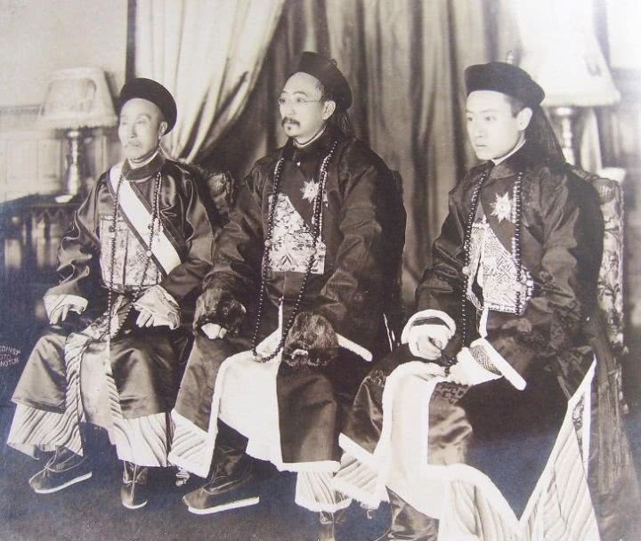 为什么中国清代照片上的人都那么丑?