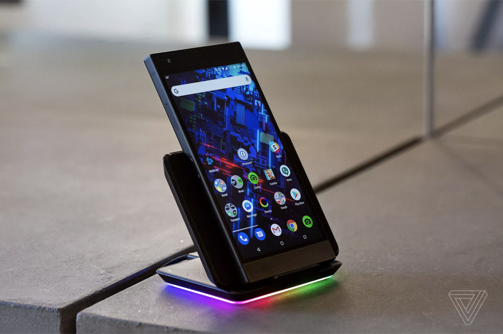 「灯厂」二儿子驾到:雷蛇 razer phone 2 外媒评测搬运